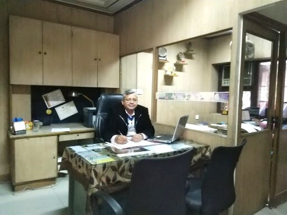 Mr. Neeraj Saluja